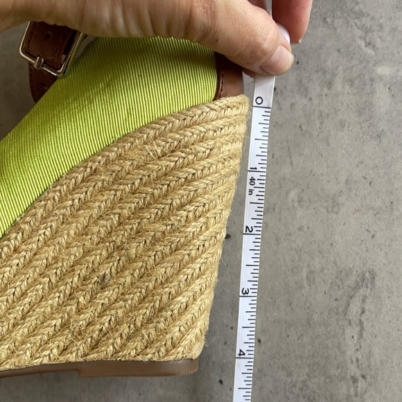 BCBGeneration Platforms - Picture 6 of 6